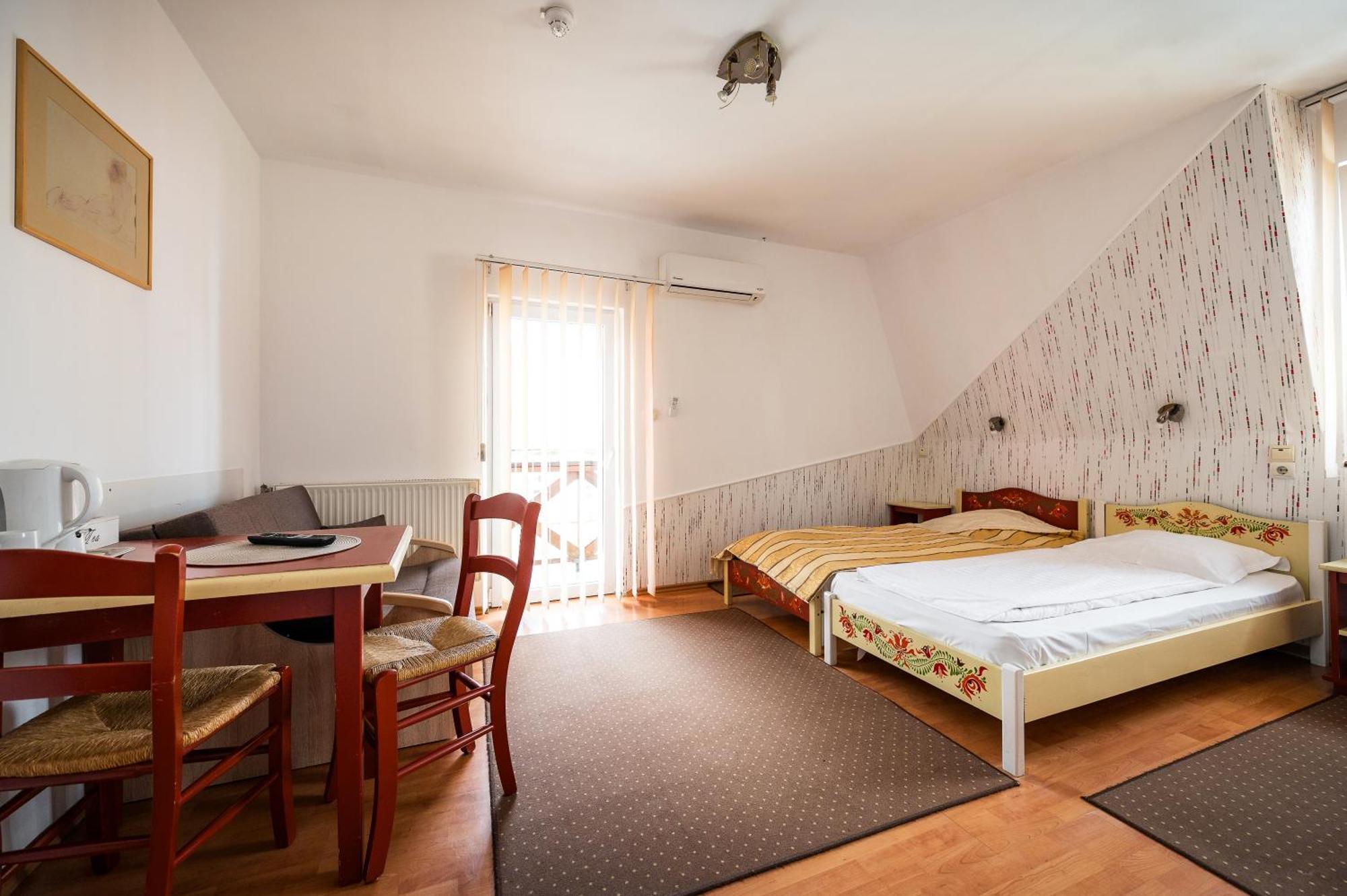 Hotel Sugas Sfântu-Gheorghe エクステリア 写真