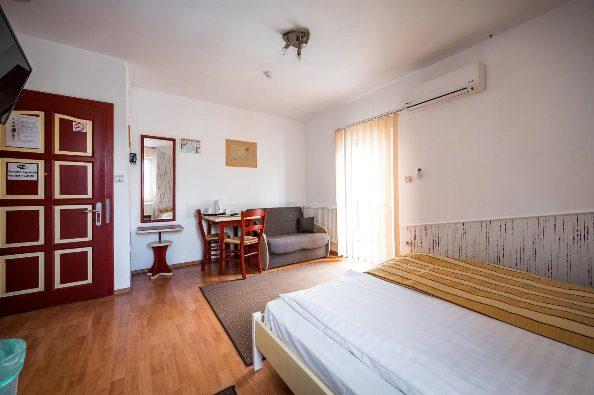 Hotel Sugas Sfântu-Gheorghe エクステリア 写真