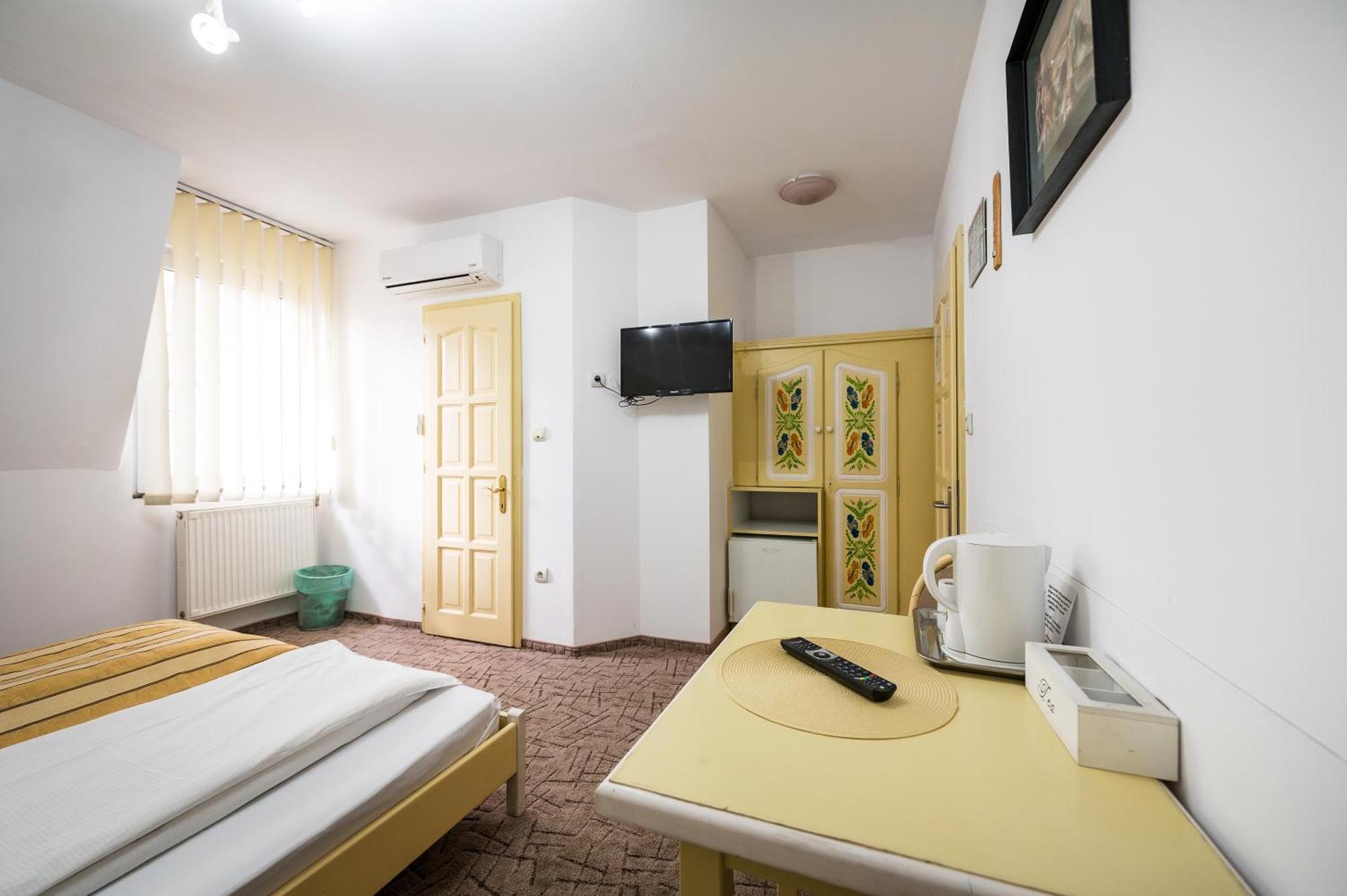 Hotel Sugas Sfântu-Gheorghe エクステリア 写真