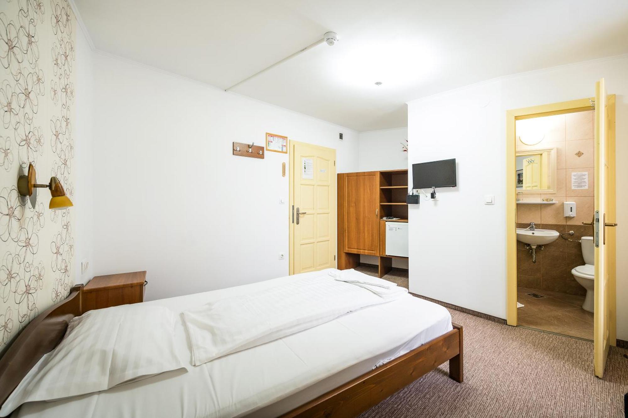 Hotel Sugas Sfântu-Gheorghe エクステリア 写真