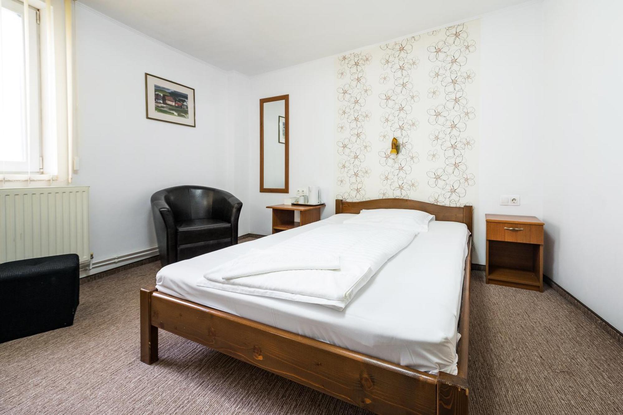 Hotel Sugas Sfântu-Gheorghe エクステリア 写真