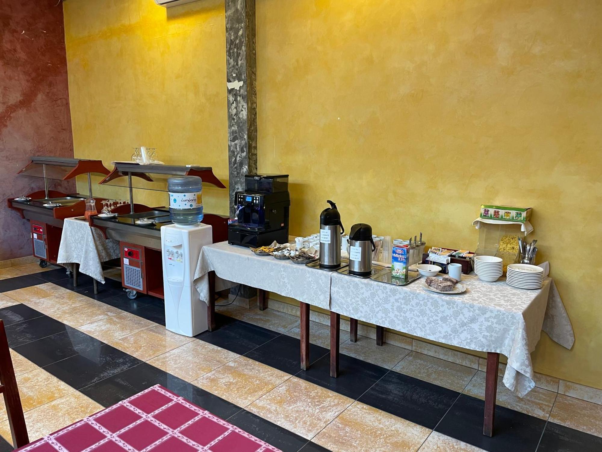 Hotel Sugas Sfântu-Gheorghe エクステリア 写真